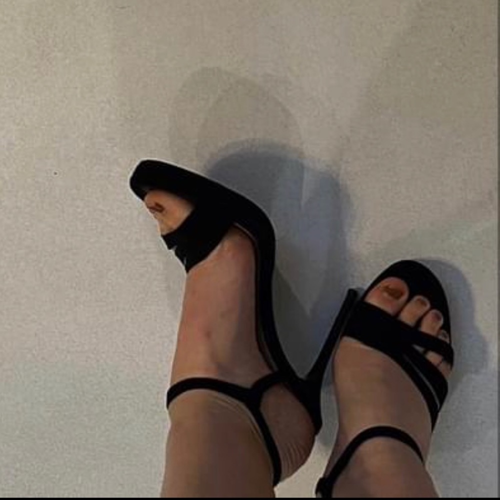 Heels - Picture 3 of 5